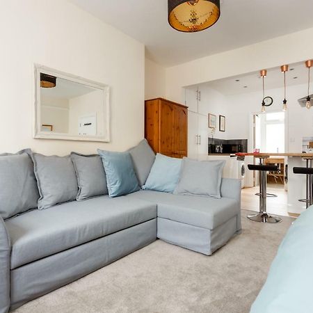 Stylish Town Centre Apartment Close To Beach And Shops Bournemouth Eksteriør billede