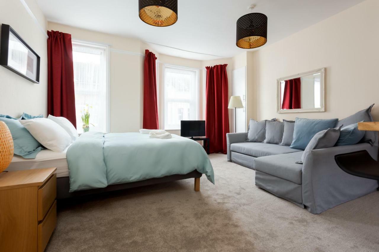 Stylish Town Centre Apartment Close To Beach And Shops Bournemouth Eksteriør billede