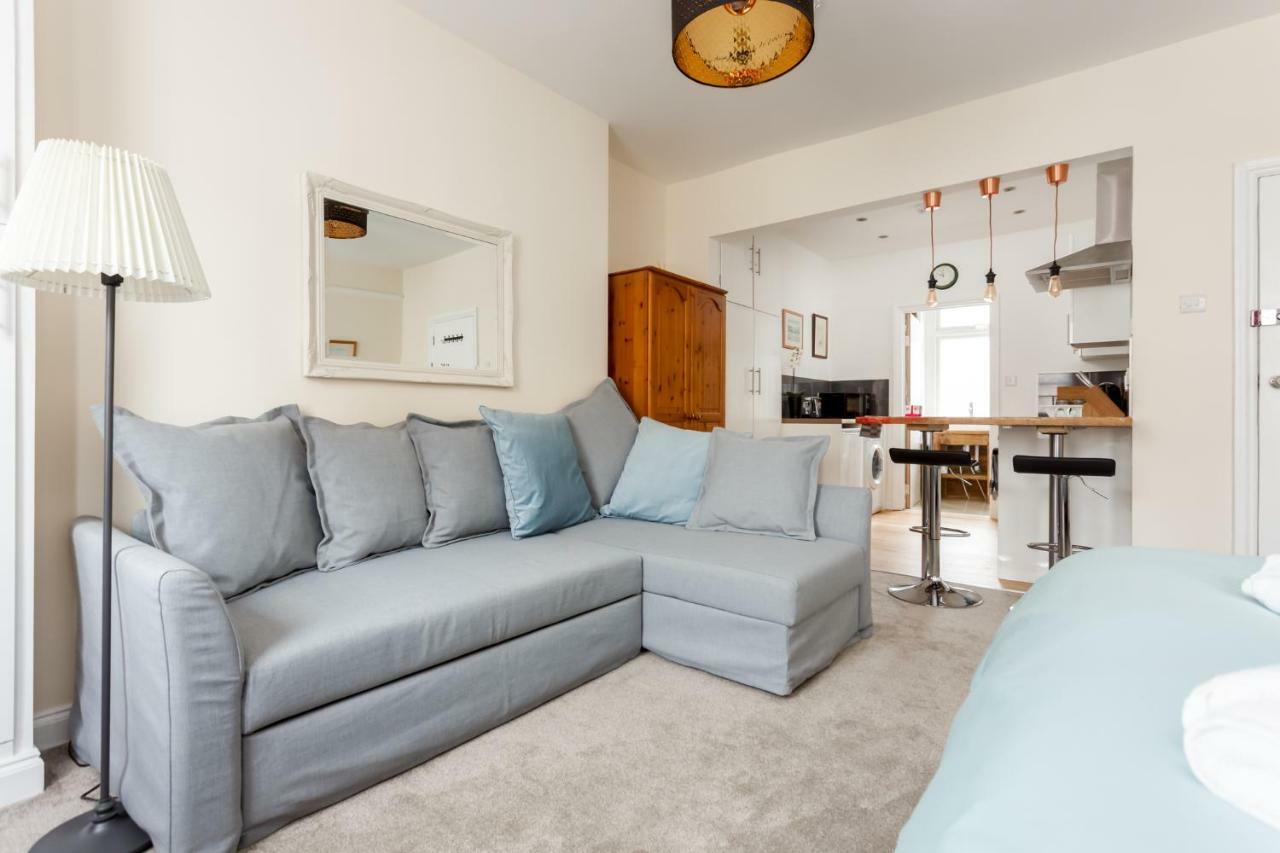 Stylish Town Centre Apartment Close To Beach And Shops Bournemouth Eksteriør billede