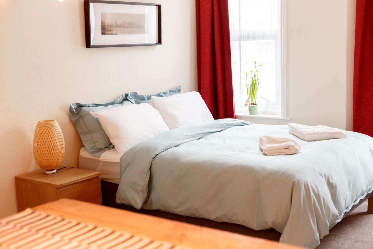 Stylish Town Centre Apartment Close To Beach And Shops Bournemouth Eksteriør billede